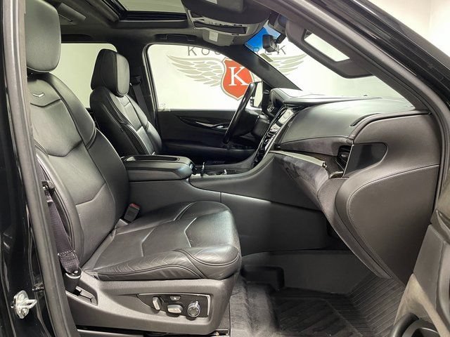 Used 2017 Cadillac Escalade ESV Platinum AWD/4WD image 23