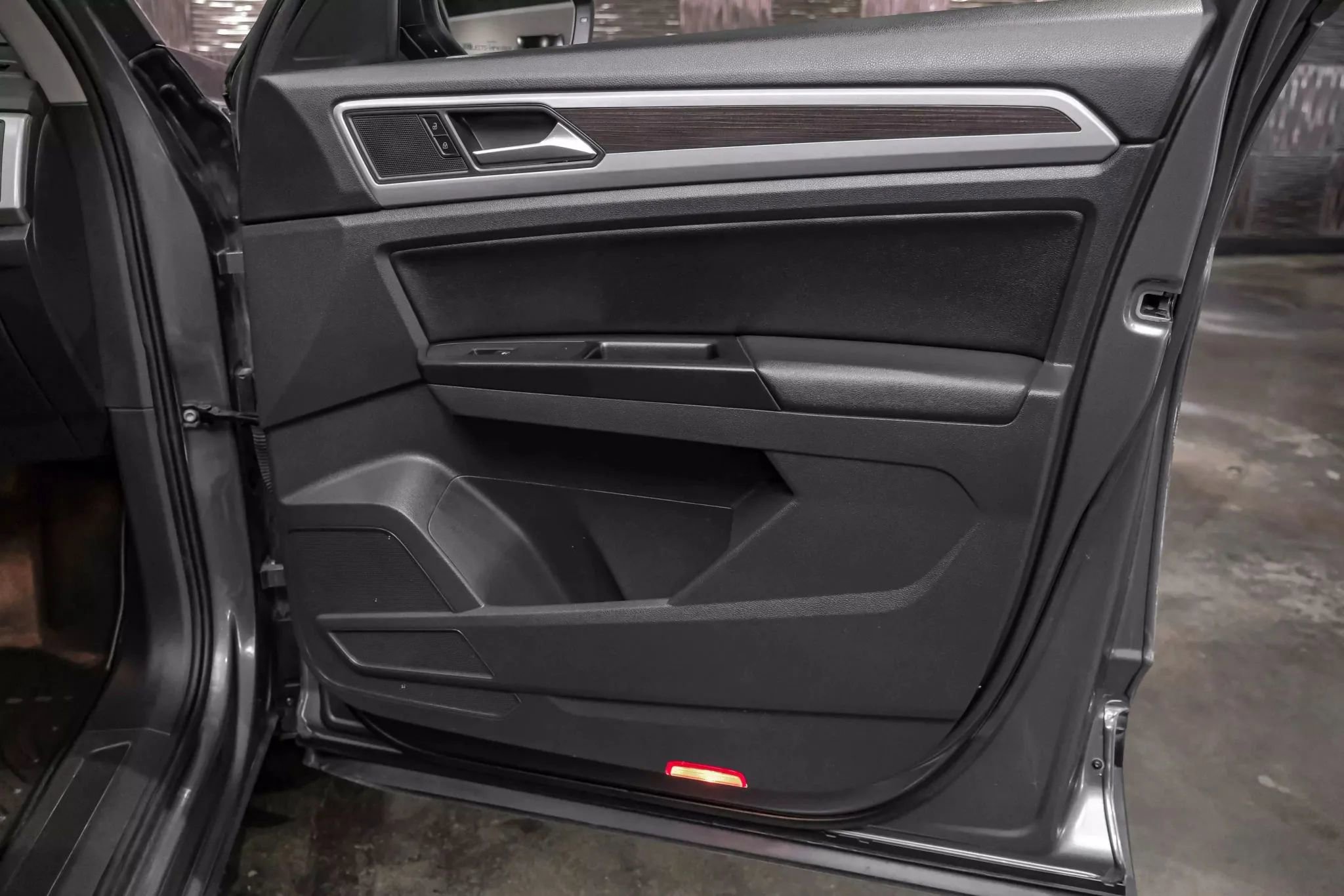 Used 2020 Volkswagen Atlas SE w/ Towing Package image 38
