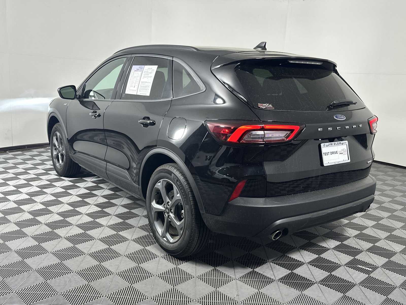 Used 2025 Ford Escape ST-Line AWD/4WD image 5