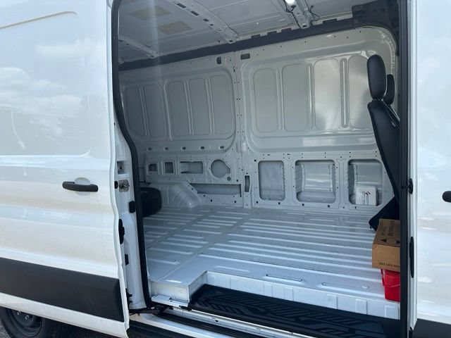 Certified 2023 Ford E-Transit Medium Roof RWD image 9