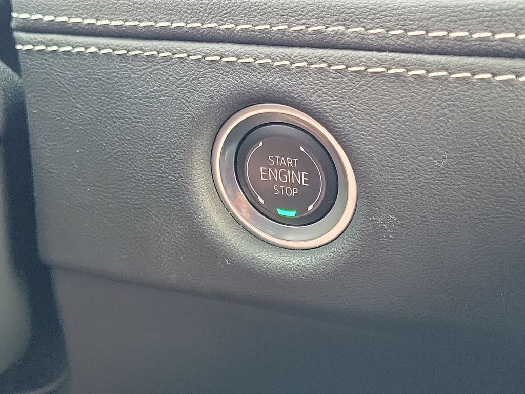 Certified 2025 Cadillac Escalade ESV Sport AWD/4WD image 16