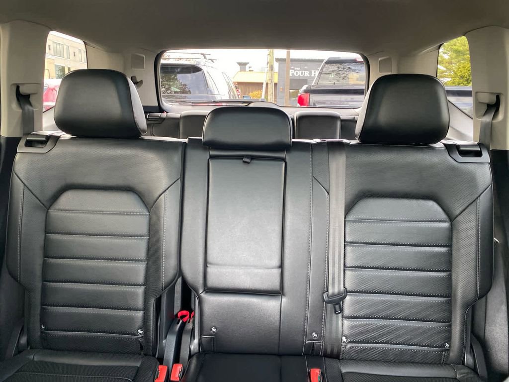 Used 2018 Volkswagen Atlas SEL Premium image 17