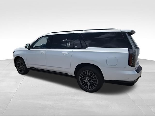 Used 2025 Cadillac Escalade ESV Sport Platinum AWD/4WD image 6