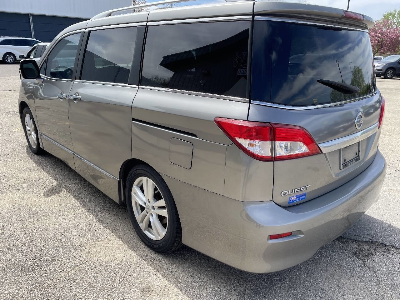 Used 2012 Nissan Quest LE FWD image 6
