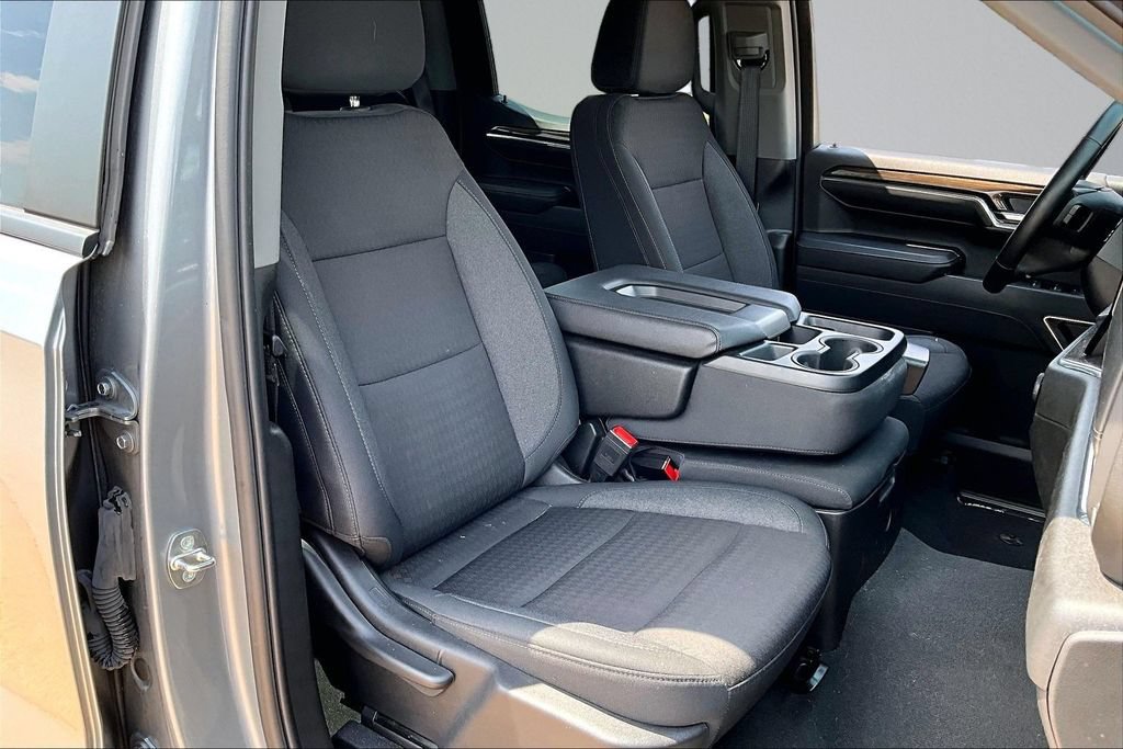 Used 2024 Chevrolet Silverado 1500 LT AWD/4WD image 7