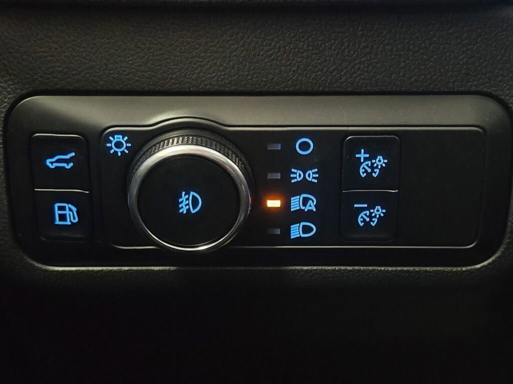 Used 2025 Ford Escape Platinum w/ Premium Technology Package image 34