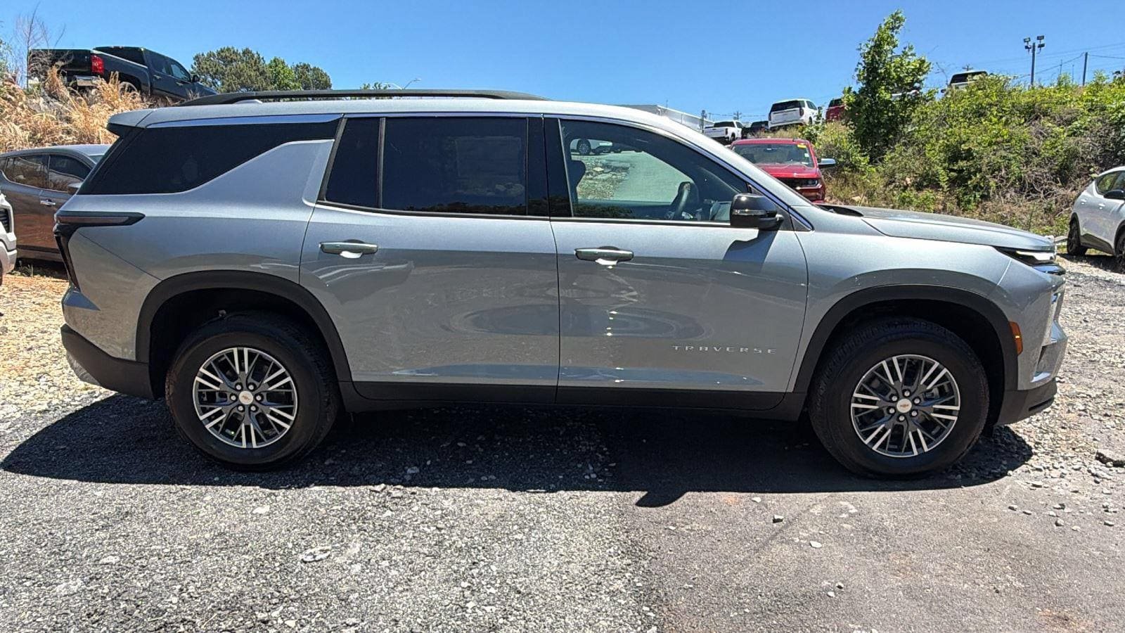 New 2026 Chevrolet Traverse LT FWD image 4