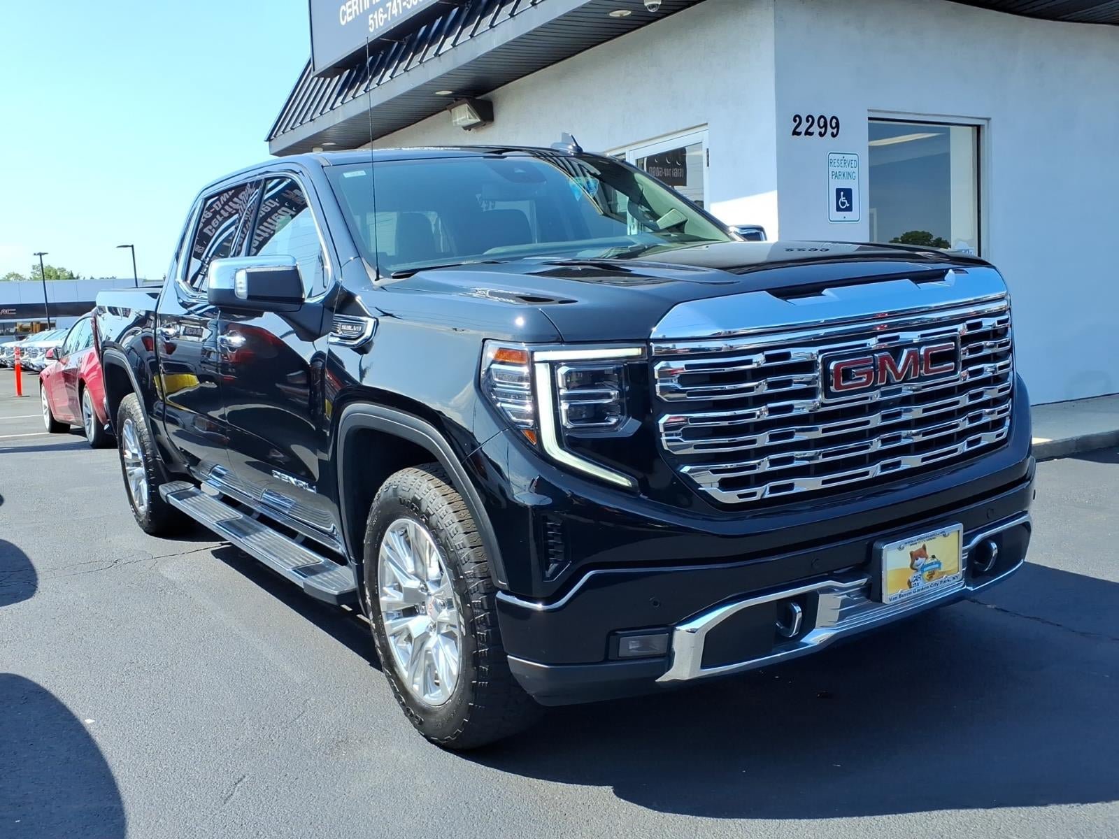 Used 2024 GMC Sierra 1500 Denali AWD/4WD image 3
