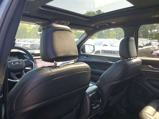 New 2026 Jeep Grand Cherokee L Limited w/ Limited Altitude Package AWD/4WD image 12
