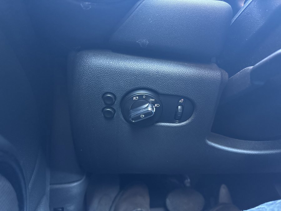 Used 2017 MINI Cooper 4-Door Hardtop image 30