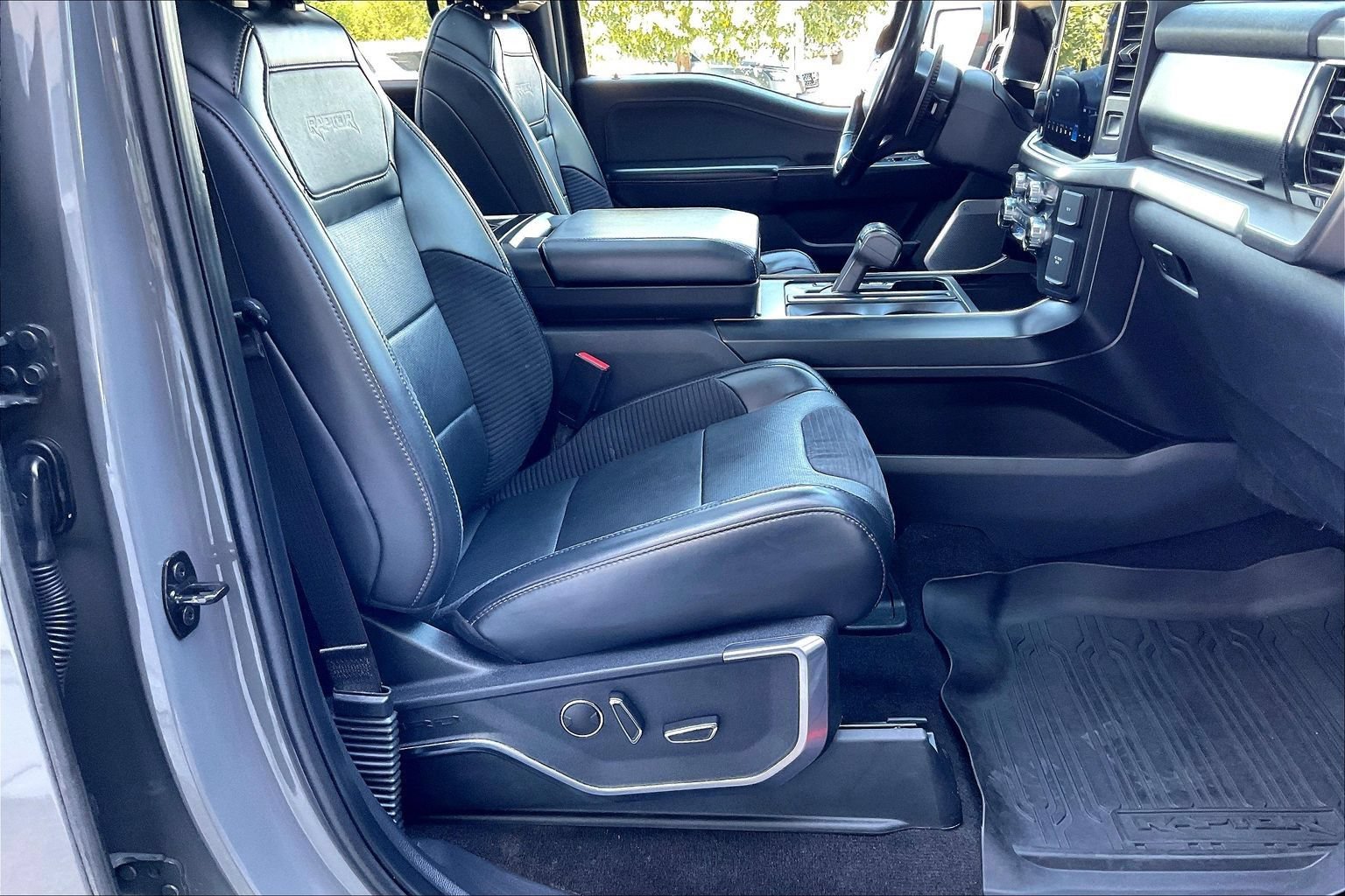 Used 2021 Ford F150 Raptor w/ Equipment Group 801A High AWD/4WD image 25