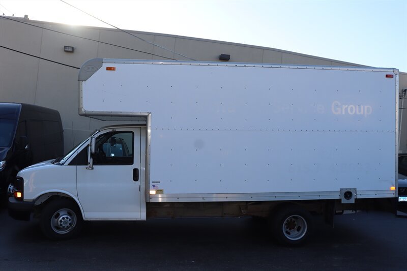 Used 2004 Chevrolet Express 3500 RWD image 4