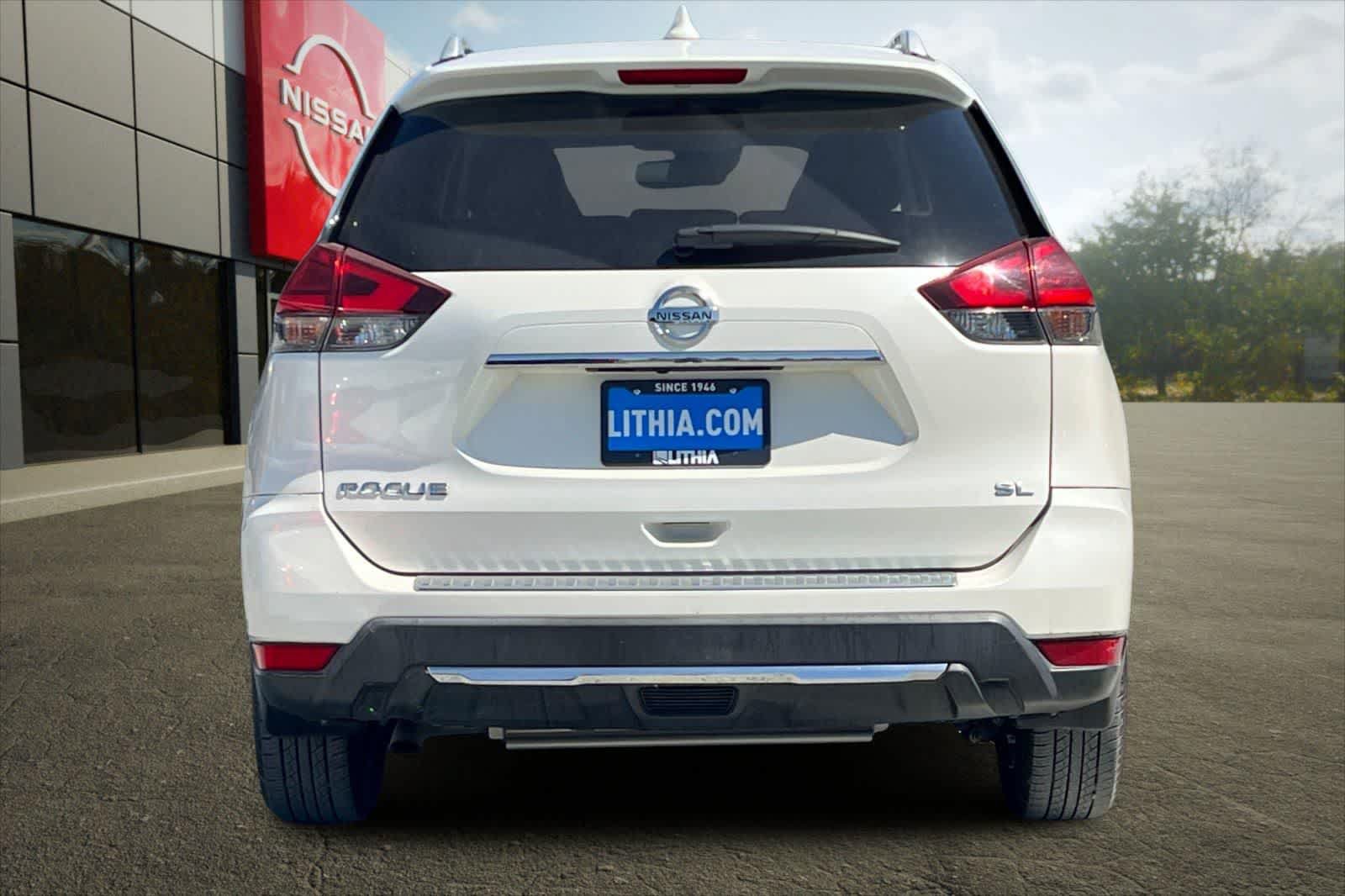 Used 2017 Nissan Rogue SL FWD image 8