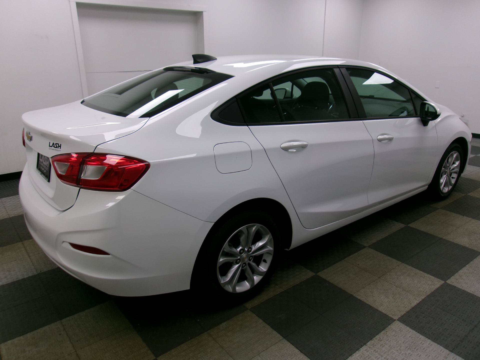 Used 2019 Chevrolet Cruze LS w/ LS Convenience Package FWD image 13