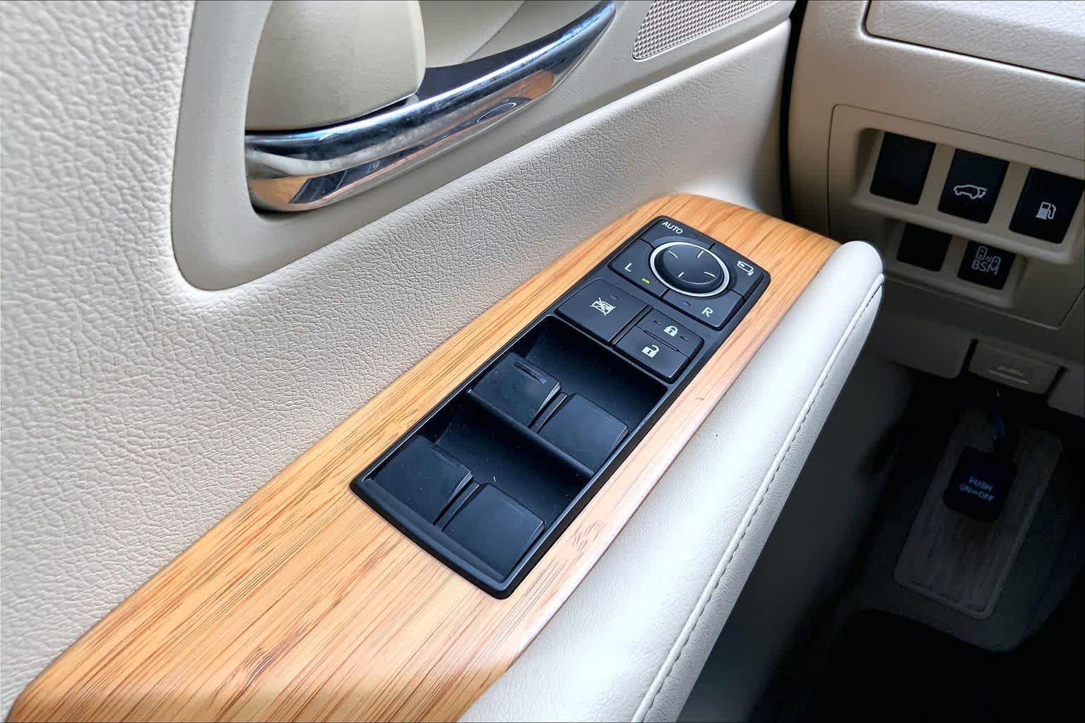 Used 2015 Lexus RX 450h FWD image 36