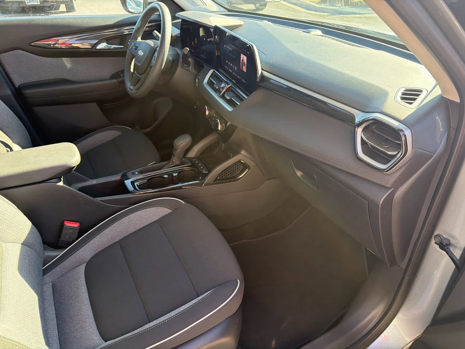 Used 2025 Chevrolet TrailBlazer LT image 19