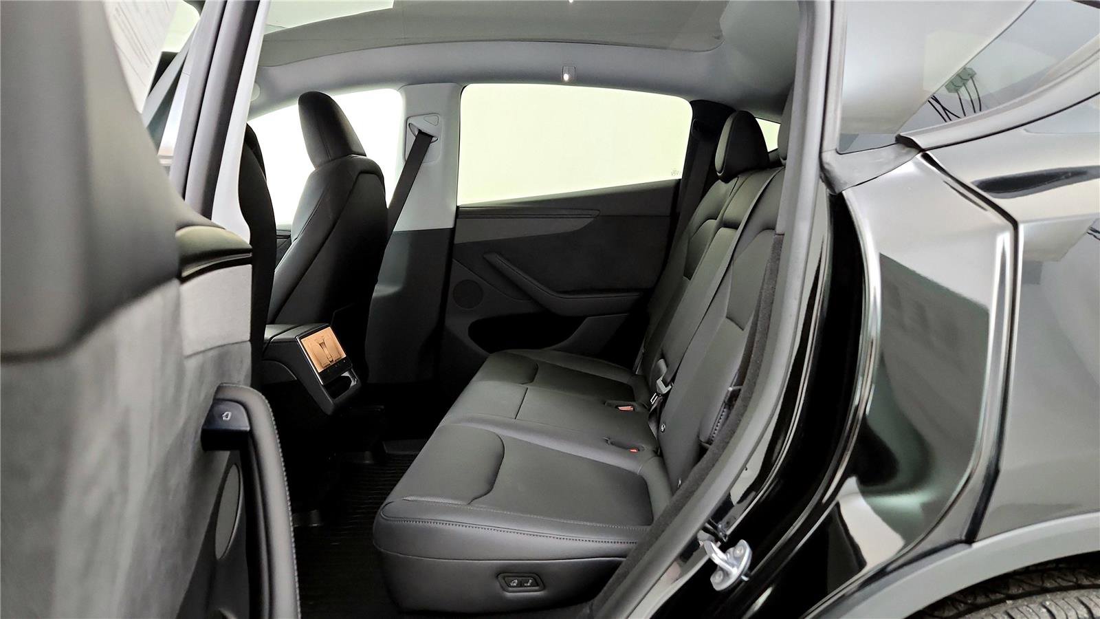 Used 2026 Tesla Model Y Long Range image 21