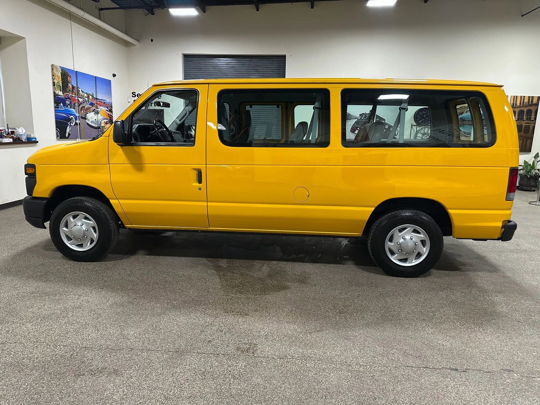 Used 2011 Ford E-150 and Econoline 150 Wagon image 13