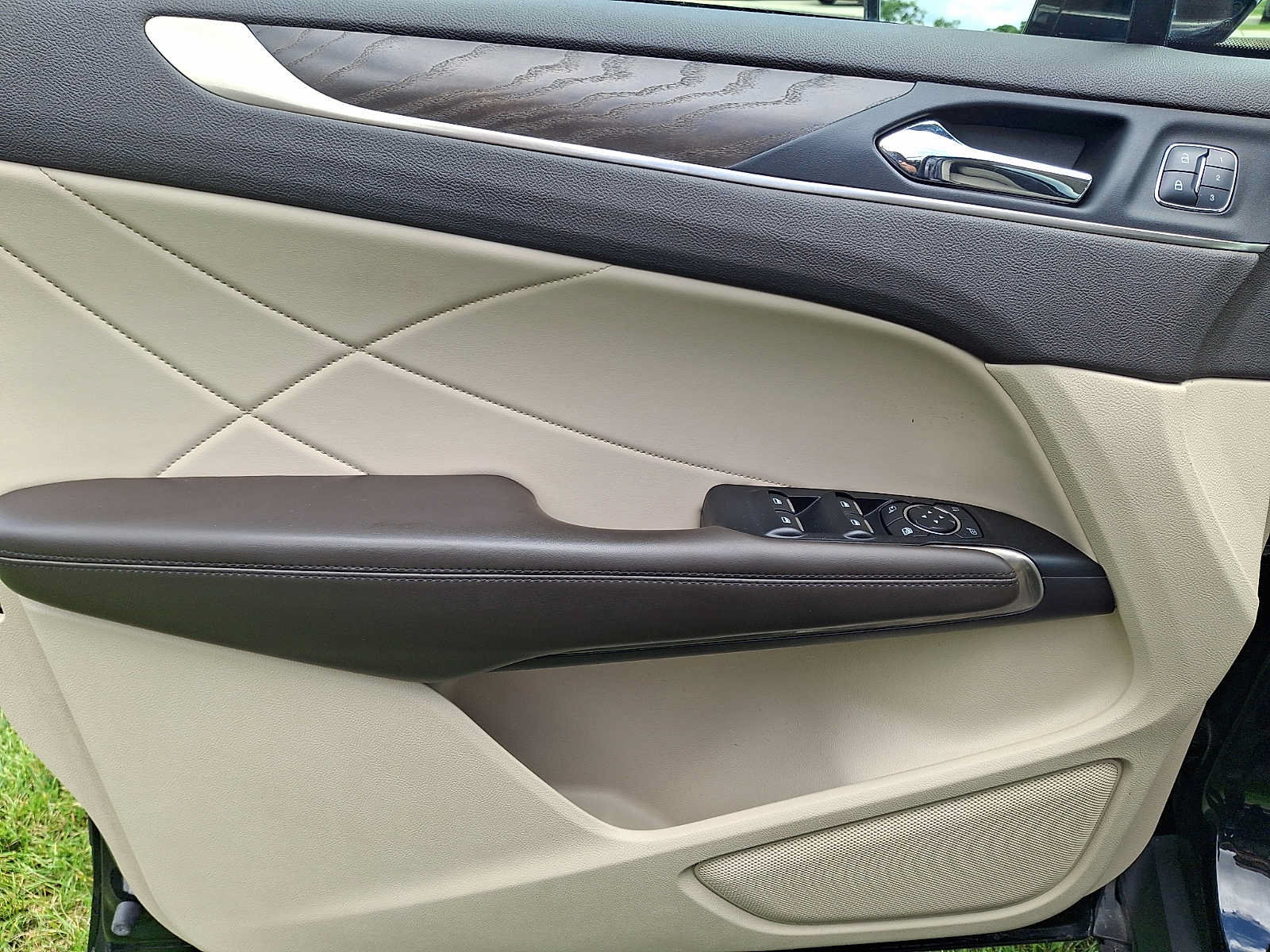 Used 2017 Lincoln MKC Reserve AWD/4WD image 12