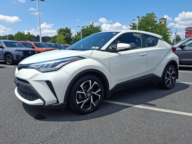 Used 2020 Toyota C-HR XLE FWD image 3