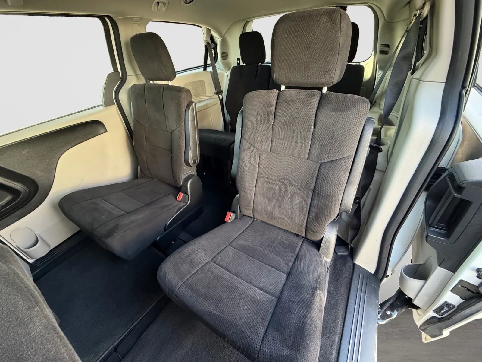 Used 2012 Dodge Grand Caravan SE image 13