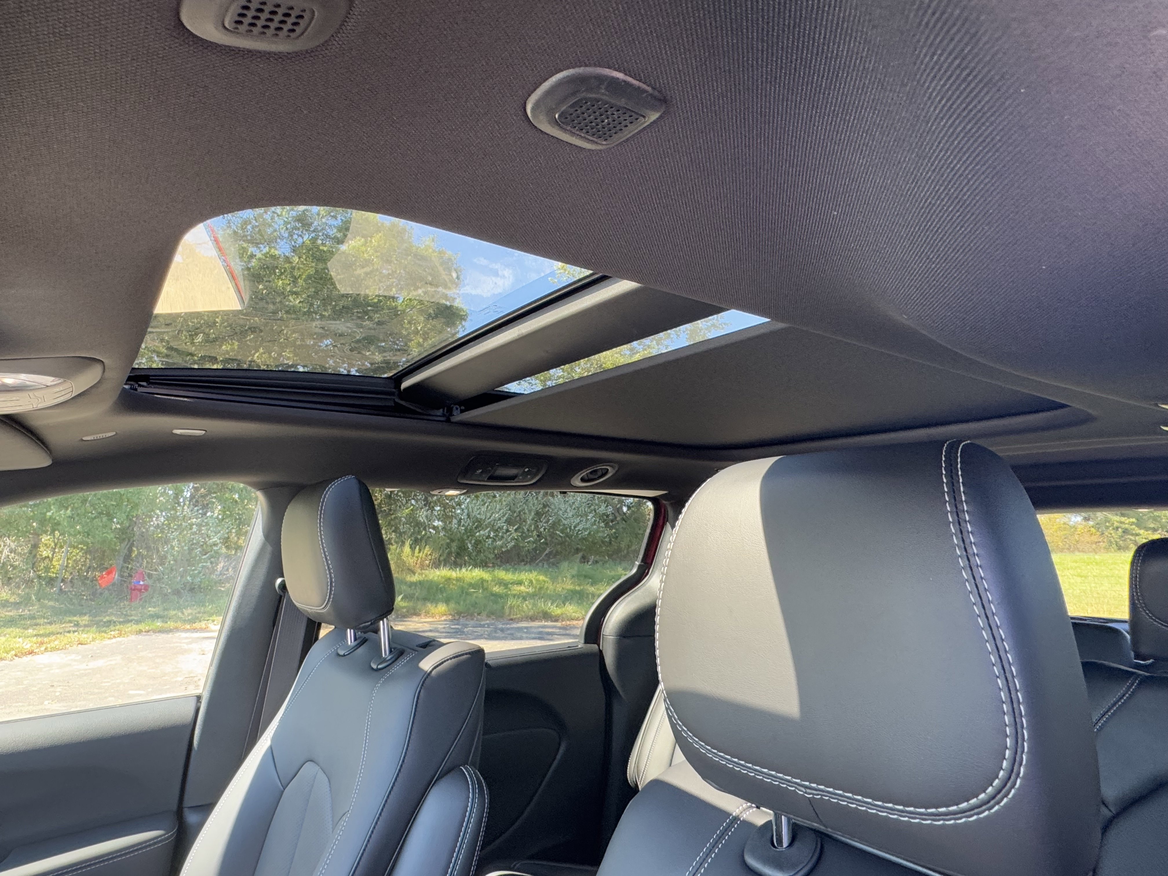 New 2026 Chrysler Pacifica Select image 22