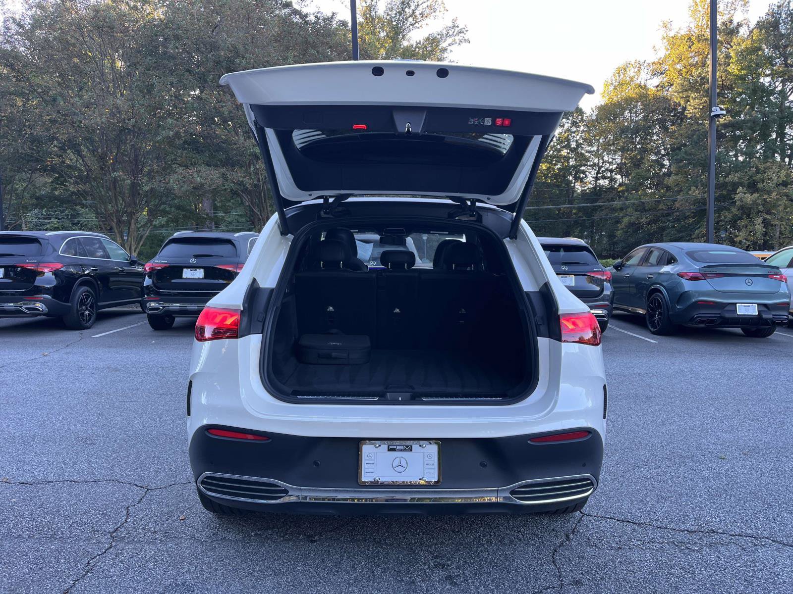 Certified 2023 Mercedes-Benz EQE 500 4MATIC SUV w/ Pinnacle Trim Package image 10