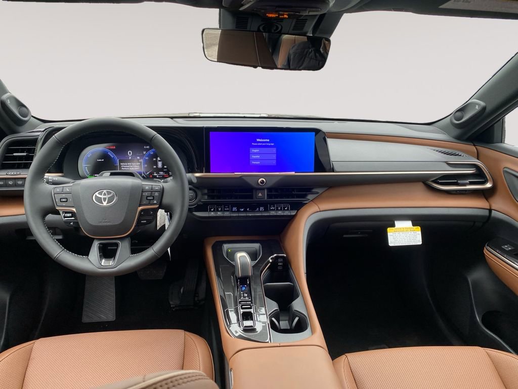 Used 2025 Toyota Crown Signia image 10