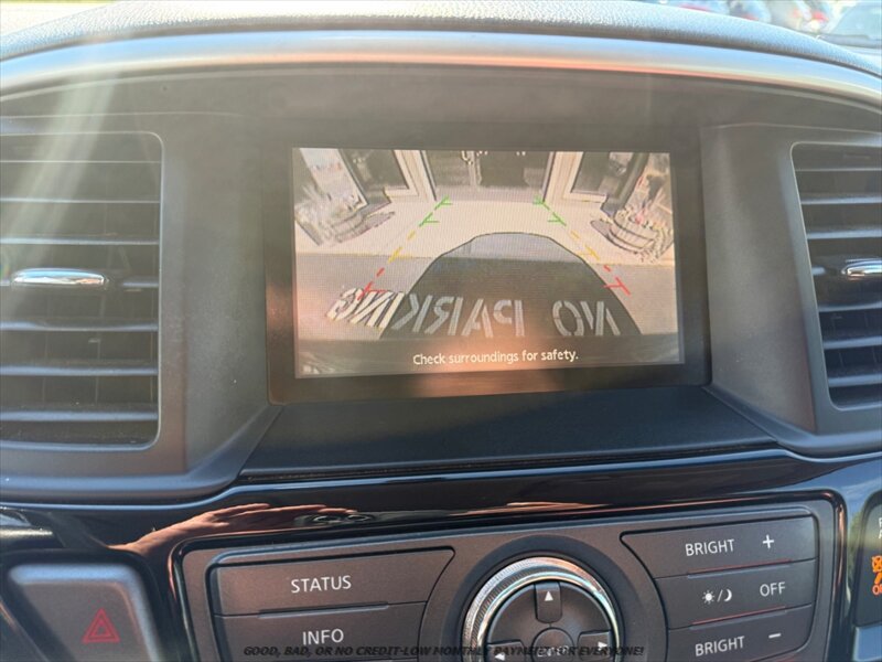 Used 2016 Nissan Pathfinder SV w/ SV Cold Weather Package AWD/4WD image 13
