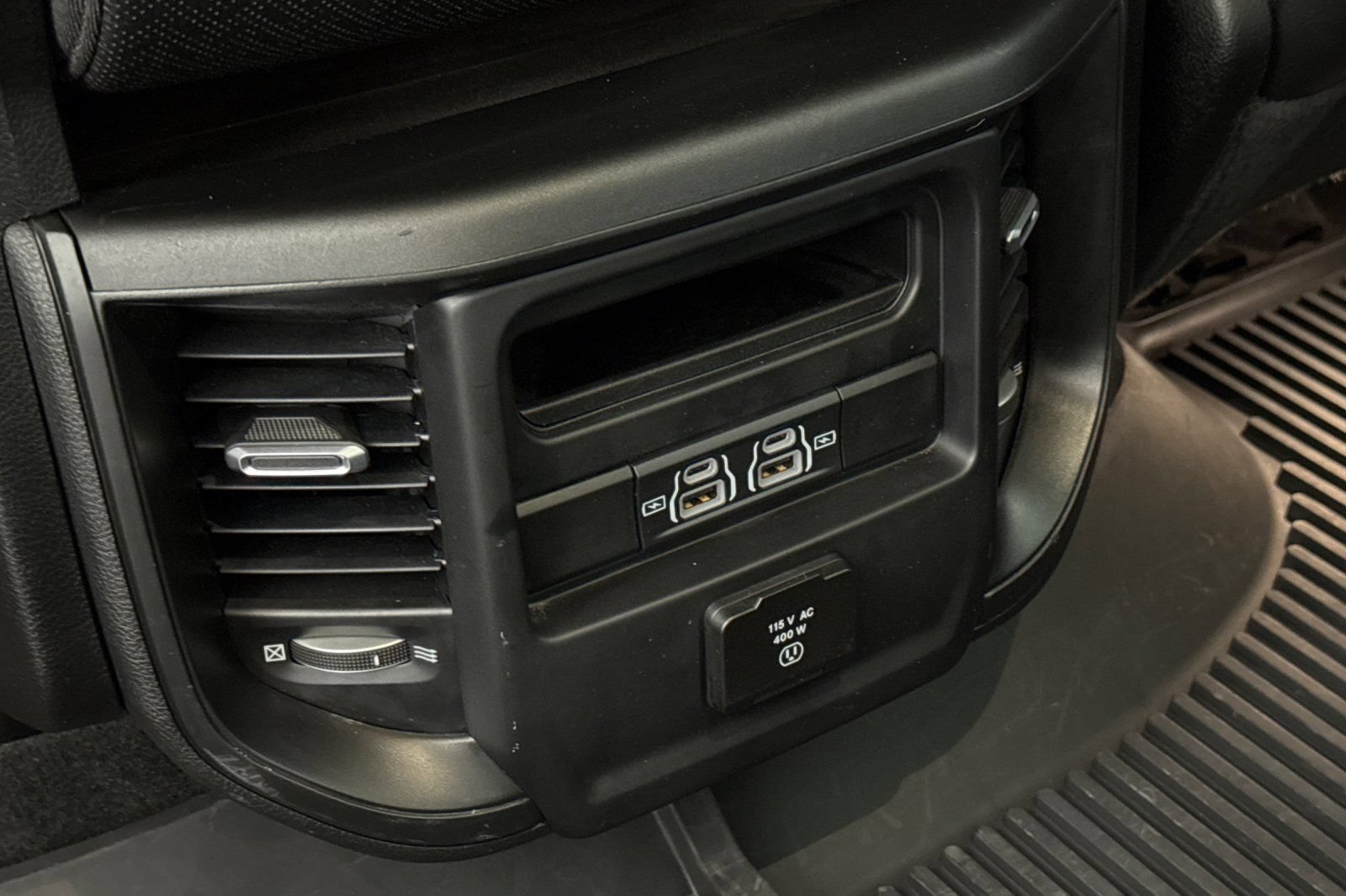 Used 2022 RAM 1500 Laramie AWD/4WD image 13