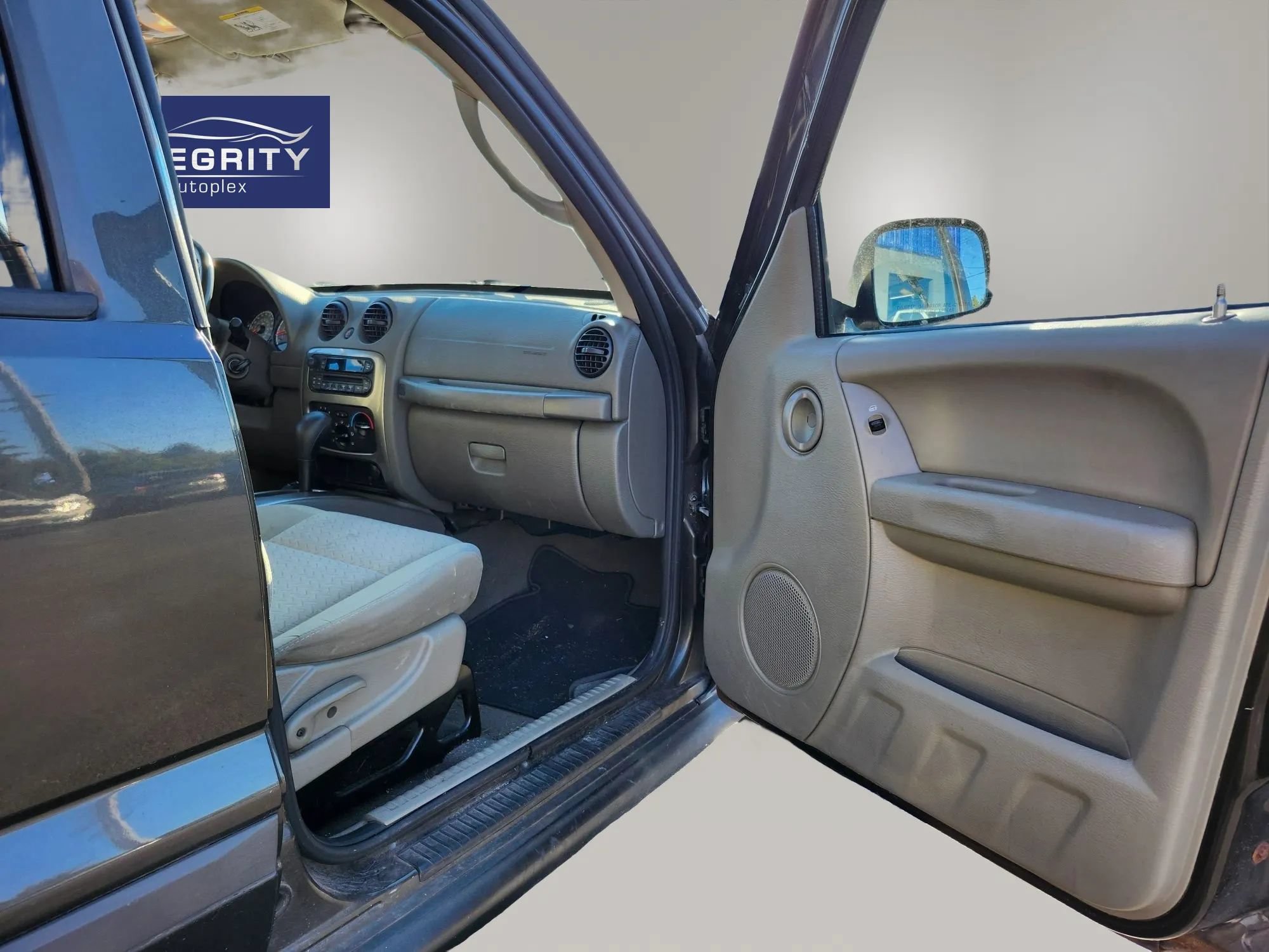 Used 2005 Jeep Liberty Renegade AWD/4WD image 19