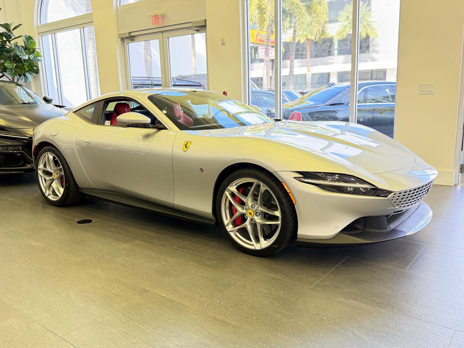 Used 2022 Ferrari Roma RWD image 9