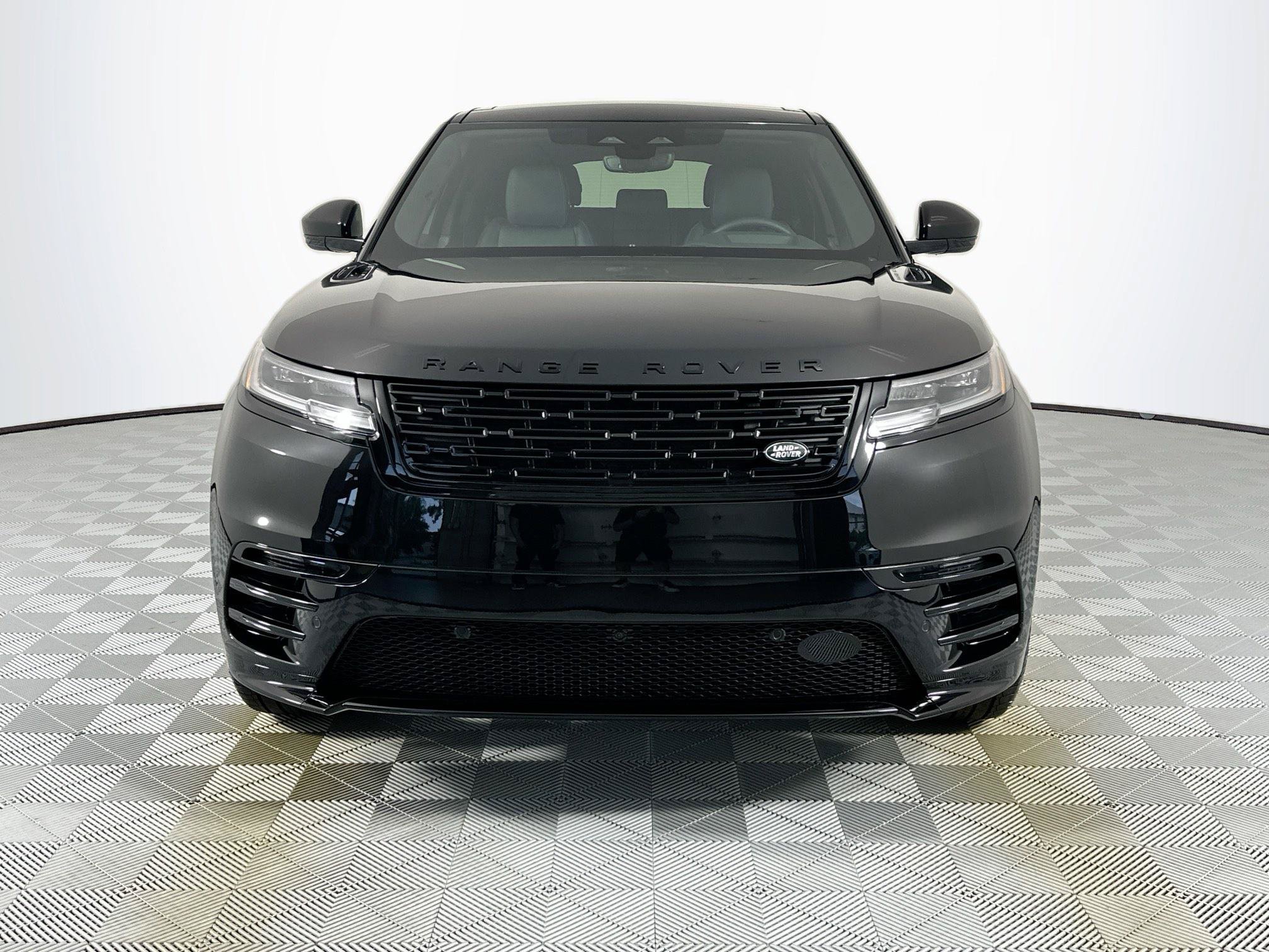 Used 2026 Land Rover Range Rover Velar Belgravia AWD/4WD image 2