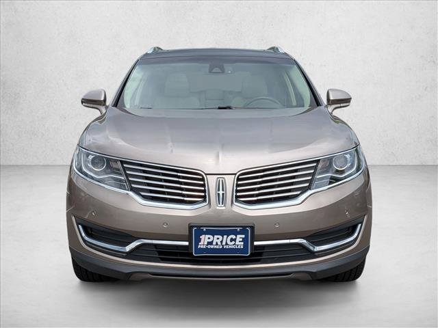 Used 2018 Lincoln MKX Reserve w/ Driver Assistance Package FWD image 2