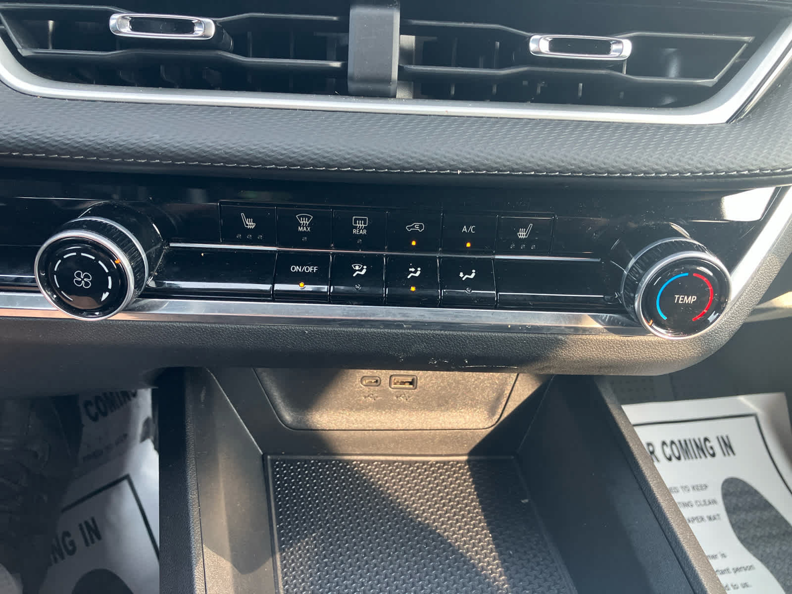 Used 2025 Chevrolet Equinox LT w/ Safety and Technology Package FWD image 27