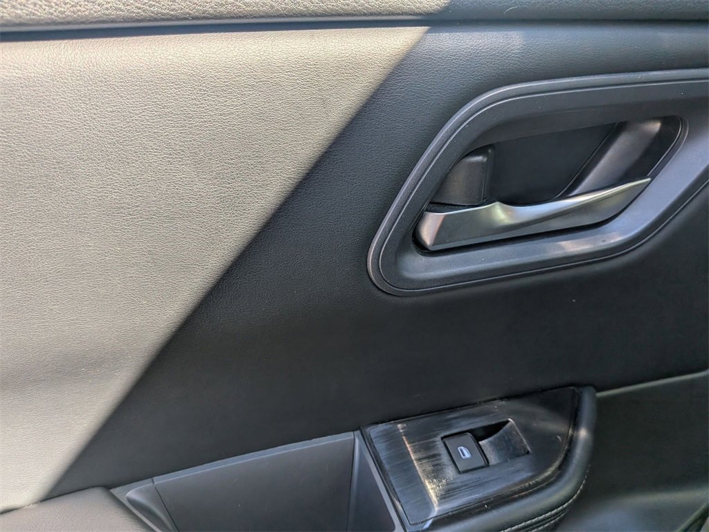 Used 2024 Nissan Rogue SV image 27