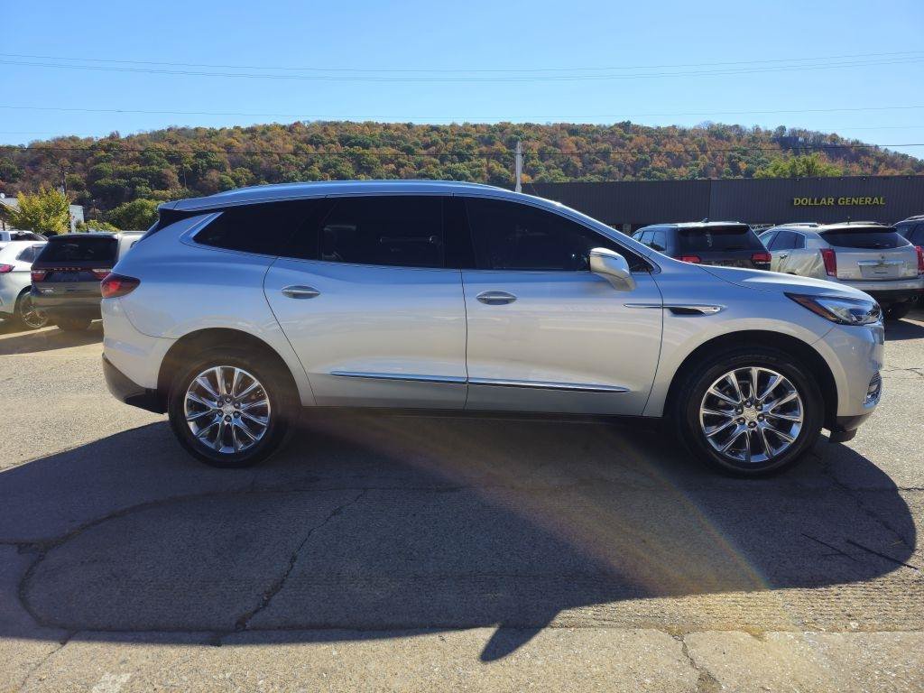 Used 2021 Buick Enclave Essence w/ Sound and Sites Package AWD/4WD image 6
