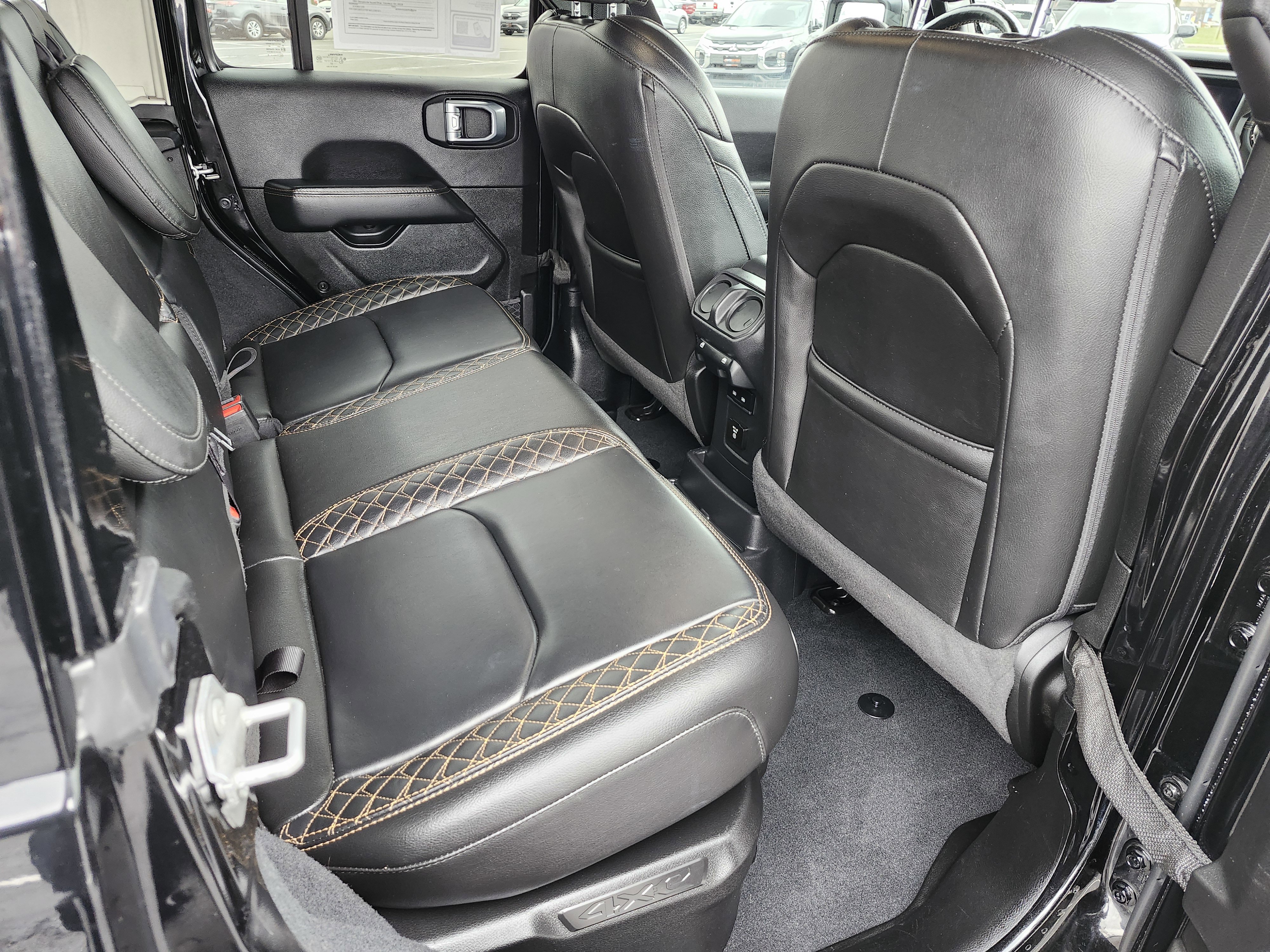 Used 2022 Jeep Wrangler Unlimited Sahara image 22