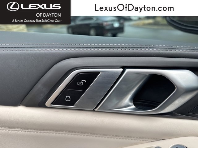 Used 2023 BMW X7 M60i w/ Executive Package image 15