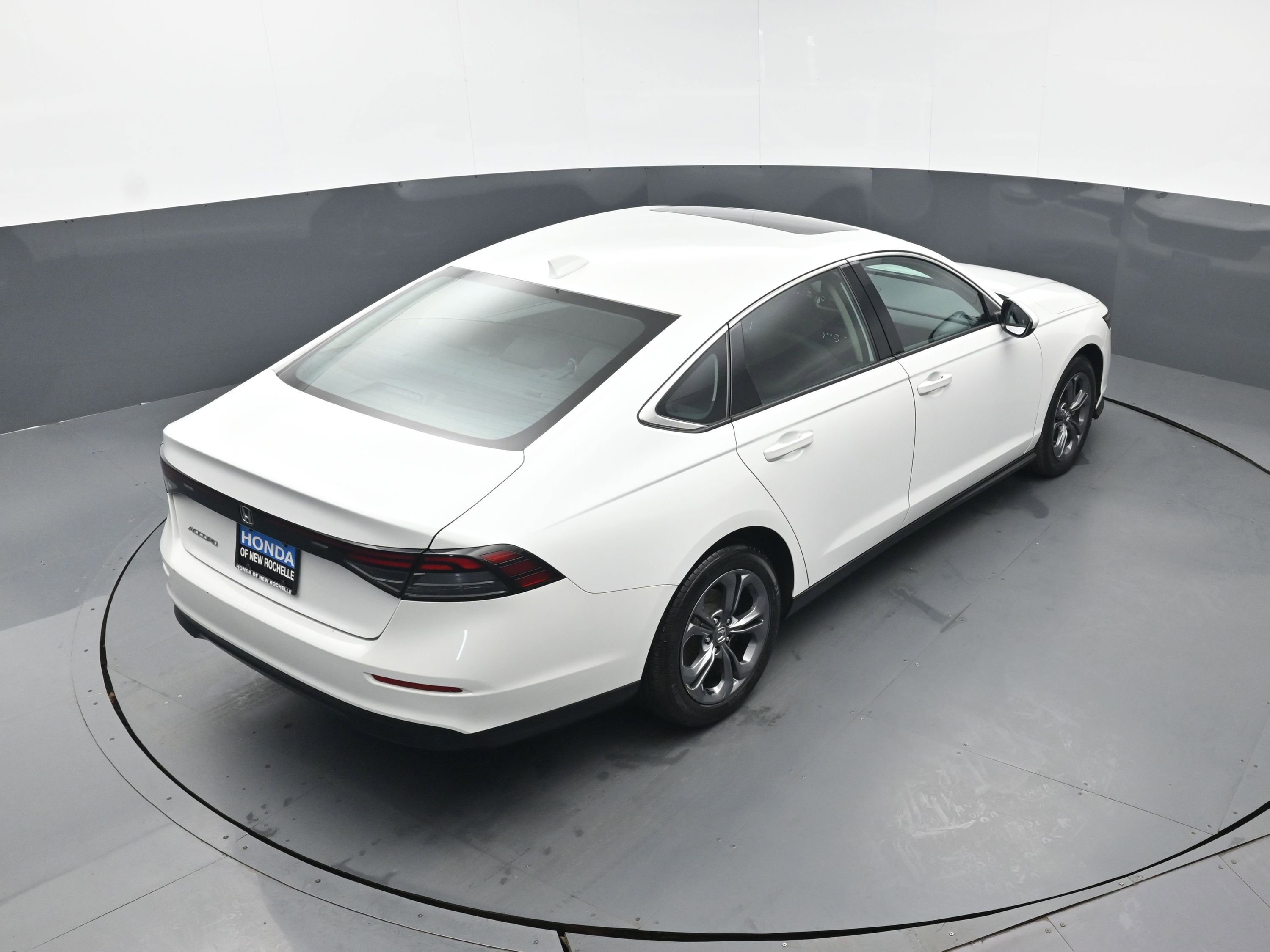 Certified 2023 Honda Accord EX image 31