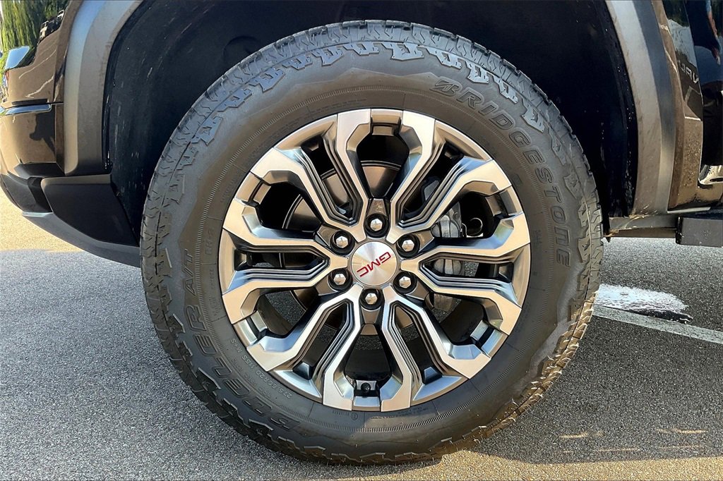 Used 2023 GMC Canyon Denali image 8