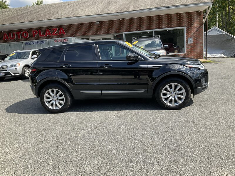 Used 2018 Land Rover Range Rover Evoque SE AWD/4WD image 4
