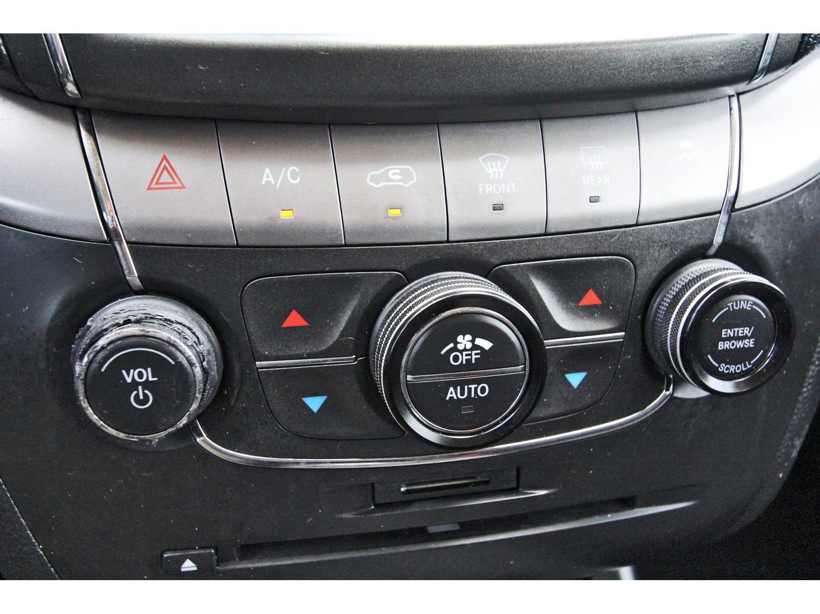 Used 2019 Dodge Journey Crossroad w/ Nav & Sun Group FWD image 27