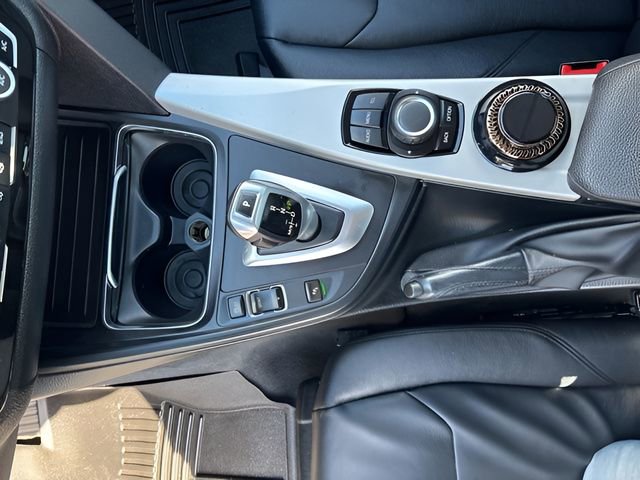 Used 2017 BMW 320i xDrive Sedan image 26