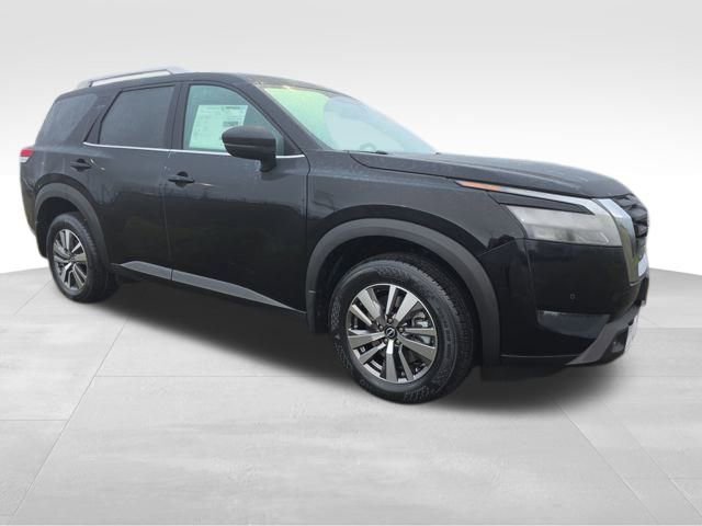 New 2025 Nissan Pathfinder SL image 1