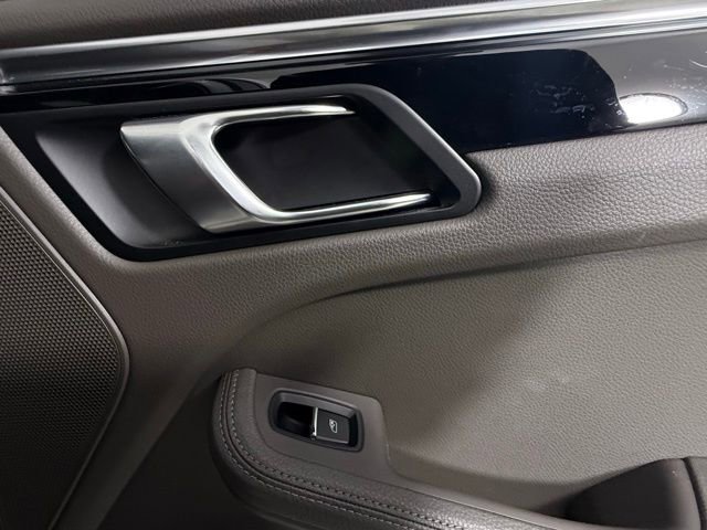 Used 2023 Porsche Macan image 27