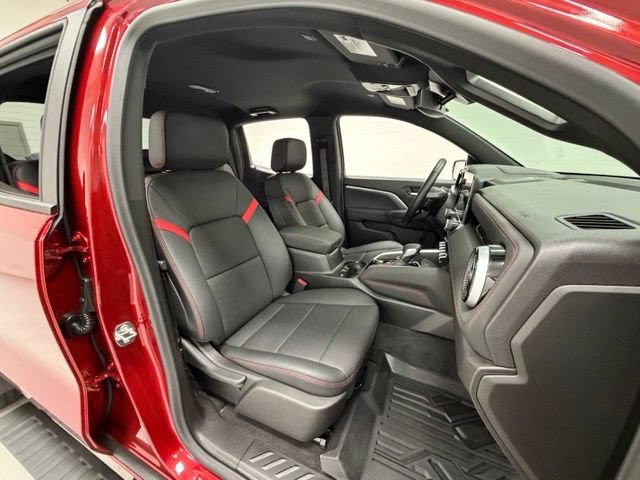 Used 2026 Chevrolet Colorado Z71 w/ Technology Package AWD/4WD image 25