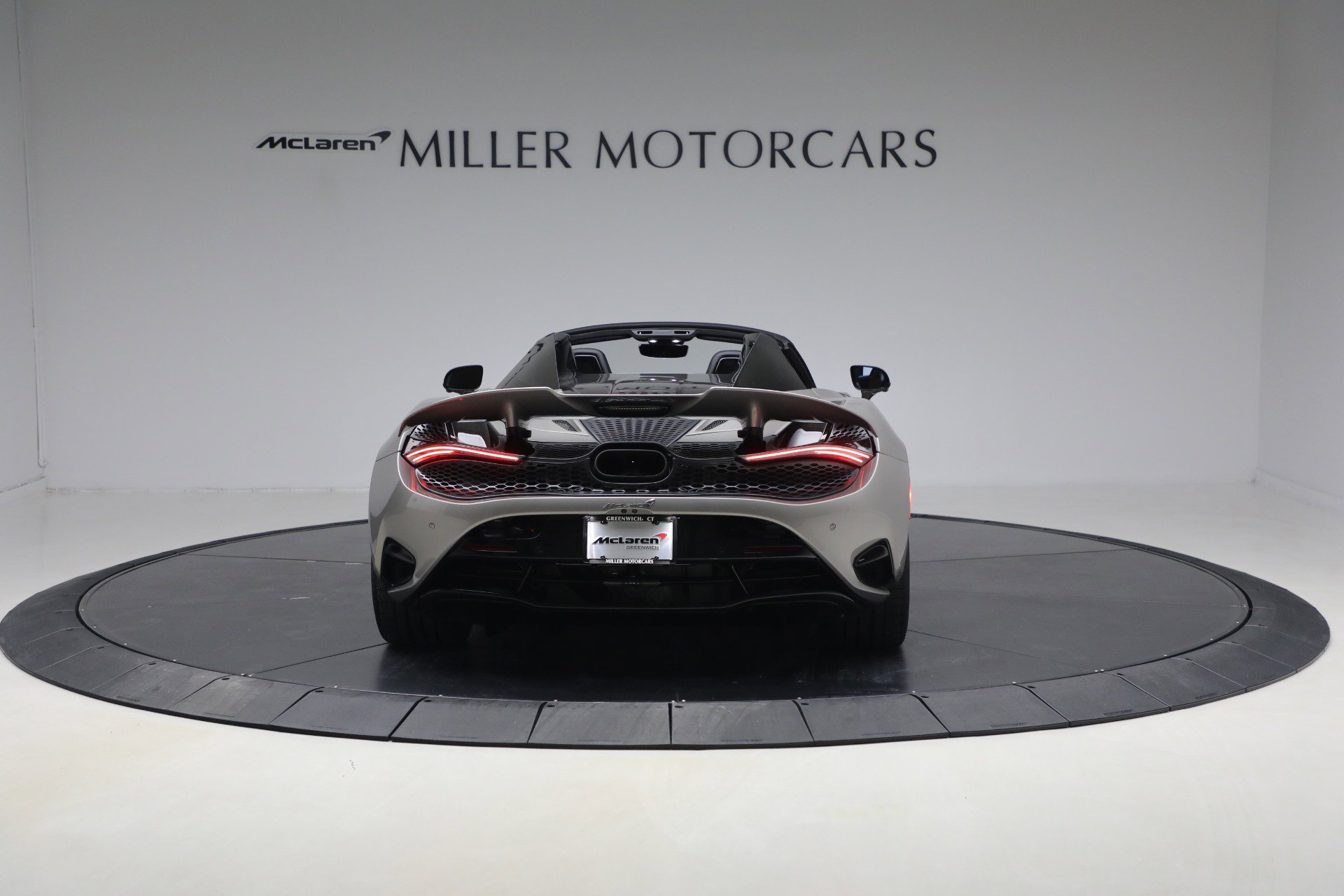 Used 2025 McLaren 750S Spider image 6