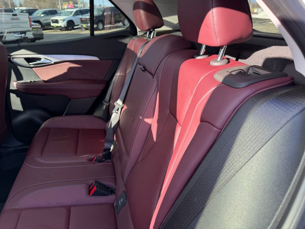 Used 2025 Buick Envision Sport Touring image 9