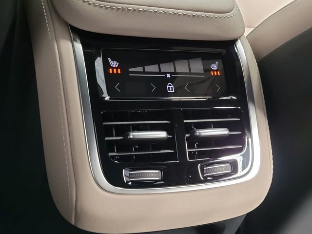 New 2026 Volvo XC90 T8 Plus w/ Protection Package Premier AWD/4WD image 11